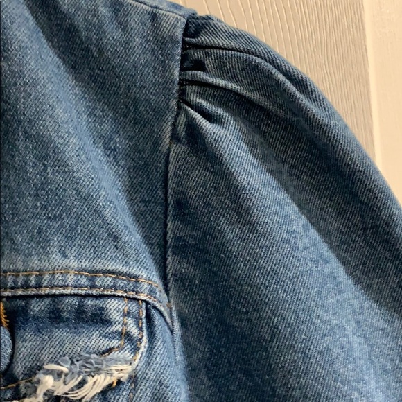 NWT Jean jacket puffer sleeve distressed - Picture 4 of 6
